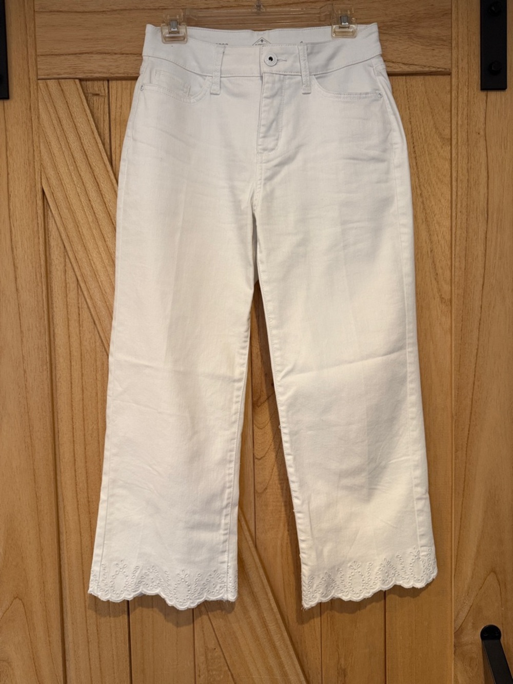 White Women’s Eyelet-Hem Cropped Jeans
